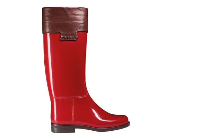 LES CUIRS SULKY RUBBER from Celine 295 € Boots that will make you want to sing in the rain… Fresh colors and elegant leather finitions: the ultimate casual chic rainboot!