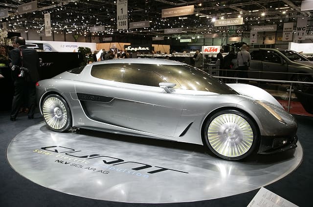 Solar Electric car, Quant NLV Solar AG Electric Car- It is still presented as a Concept Car-, with some aerodynamic features and windows designed for maximum sunlight intake and this offers the slick look of the car design.
