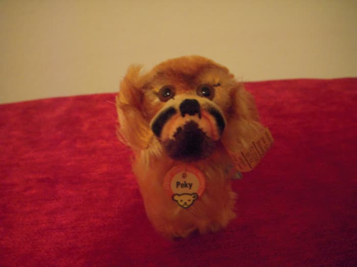 Peky, the gruff but loveable Pekingese. Well designed with a cleverly placed cotton velvet top muzzle, mohair beneath.