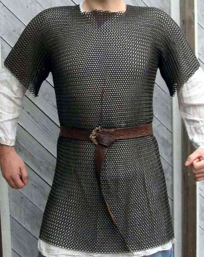 Chain mailcoat with belt - those rings are cast and intricately 'woven' to achieve the mailshirt you see here. A very expensive business few can afford, as then