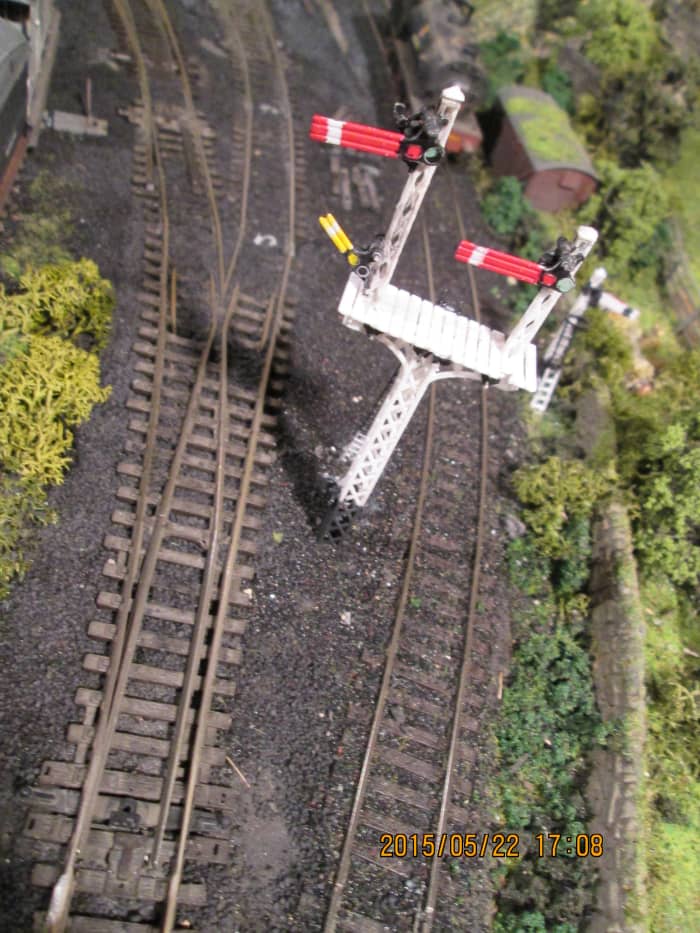 The junction signal with its 'calling distant' seen from above (part of Ratio kit 486).