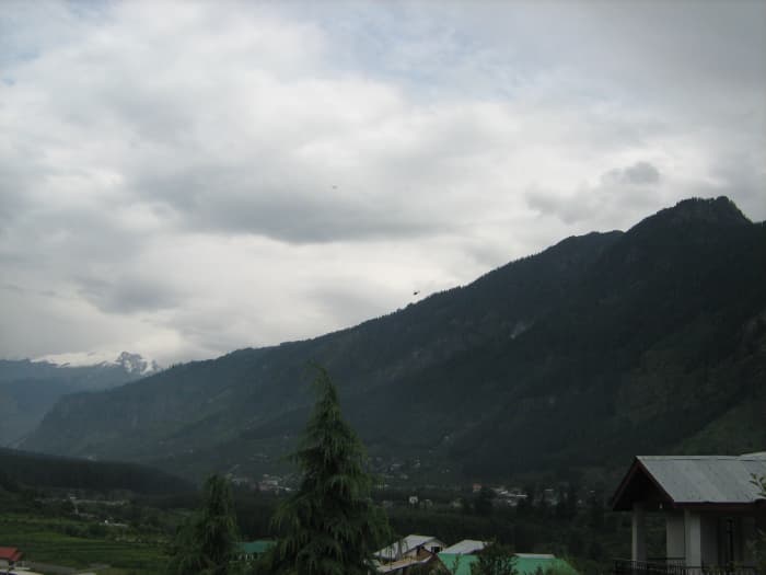 This is a picturesque view of the beautiful mountains around Manali. This snap was taken by me while standing at Kanyal Road, Simsa Village, Manali.