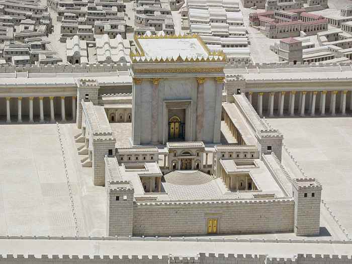 http://en.wikipedia.org/wiki/File:Second_Temple.jpg