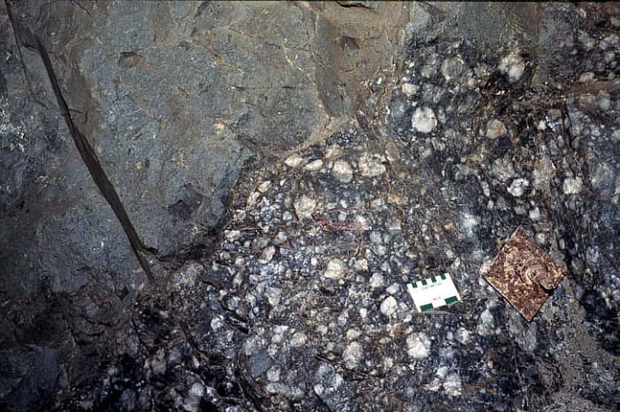 Close up VCR conglomerate at Vaal Reefs (10 Shaft), with its hangingwall of Ventersdorp basaltic lava