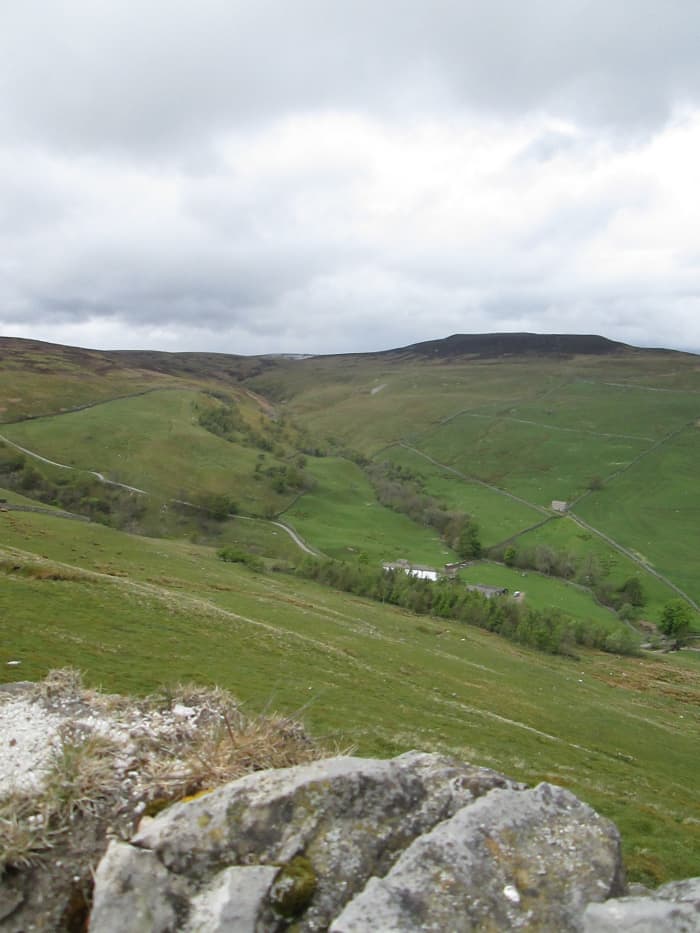 Look the other way, north-westward to the head of a tributary dale above Gunnerside (nothing to do with artillery, it's a corruption of a Norse name, Gunnar)