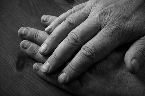 How do you behave around a dying relative or friend? - HubPages