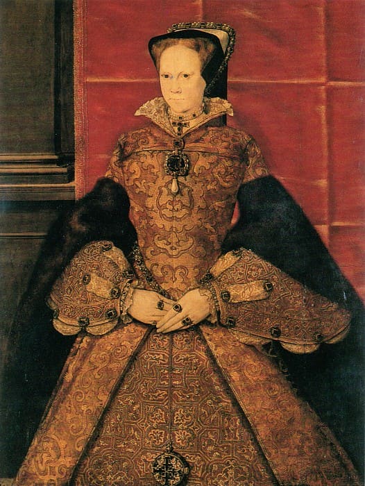 Here is Mary, daughter of Catherine of Aragon, and Henry Tudor. This obviously is not the Elizabethan figure. The undersleeves are lovely and her oversleeves were amazing.