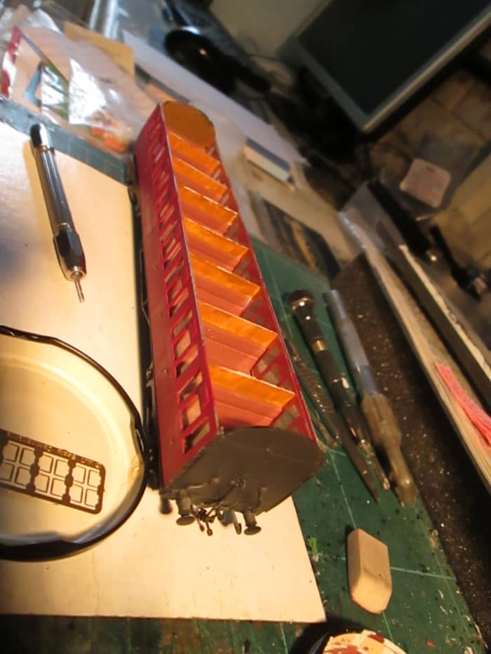 Seen from above to show detailed ends (MJT white metal cabling, Jackson screw couplings, Bachmann sprung buffers, painted brass vacuum and steam heating pipes, compartment walling and seating