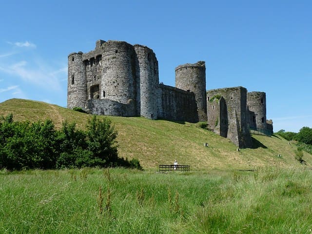 Construction began in 1115 AD and medieval additions included the crusade-style round outer defense wall.