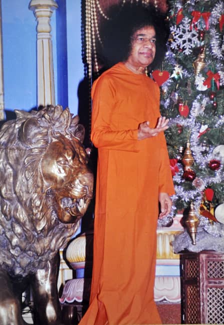 Swami would arrive in orange for the morning programme constituted by the students' singing Christian songs and carols.