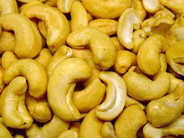 salted and toasted cashews