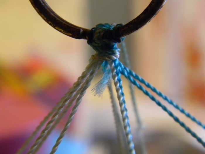 How to Make a Wind Chime With Keys