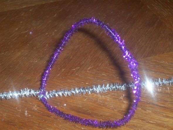 Twist Pipe Cleaner Ends Around