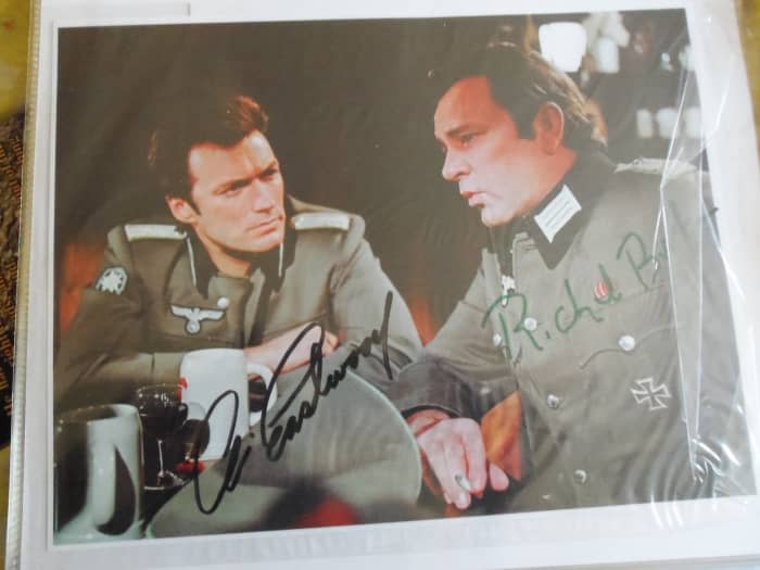 Talk about a great find, this double autograph picture is a real treasure. Both actors are popular artist of movies and television.