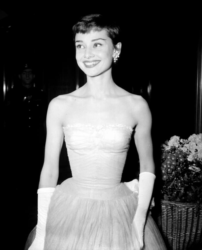 How to Dress Like Audrey Hepburn - HubPages