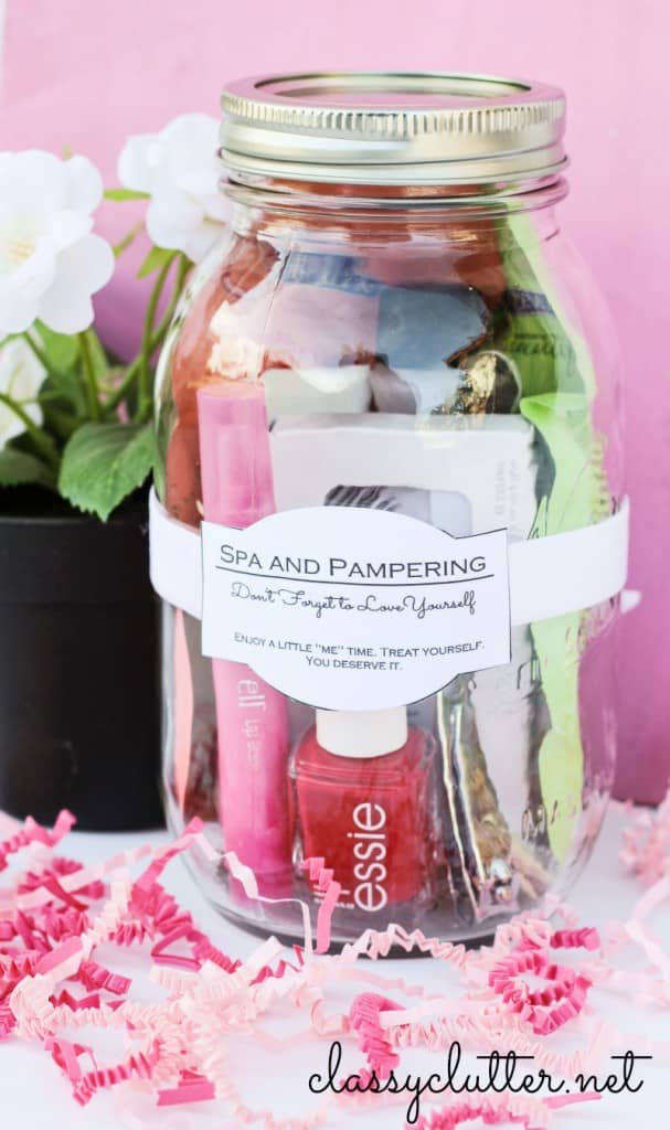 A "Spa and Pampering in a Jar" gift is a thoughtful and simple way to show your affection this Mother's Day.