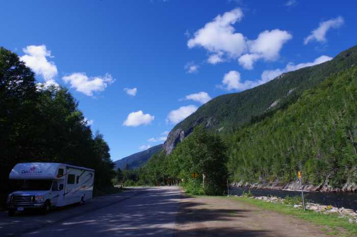 A very helpful Park Ranger at Parc national des Hautes-Gorges-de-la-Rivière-Malbaie guided us to park our RV at the roadside just before the crowded parking lot.
