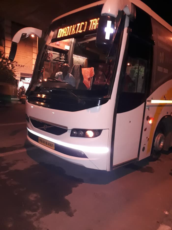 There are a number of Volvo buses that to go Manali. The boarding point is below RK Ashram Marg Metro Station