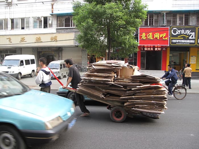 More and more American men are choosing to live in China, although it's vastly different to the average town in the United States