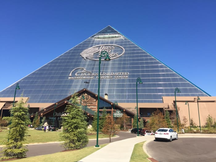 Bass Pro Shop Hotel Big Cypress Lodge Memphis Tn Hubpages 4823