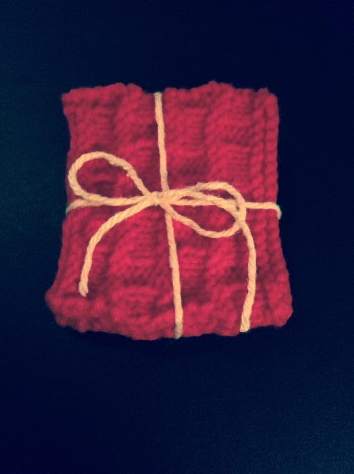 Make this nice coaster set for your man for Valentine's Day by following this article!