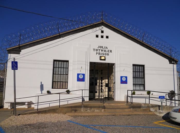 File: Julia Tutwiler Prison, Wetumpka, Alabama.JPG 16 March 2011 Author: Rivers A. Langley CC-BY-SA-3.0