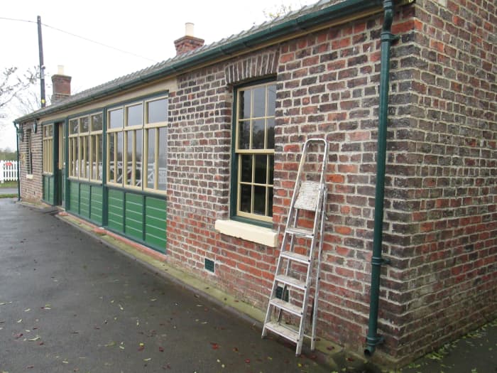 Public building, waiting rooms (1st and rest), booking office, ladies' room - gents round the back at this end, turn right.