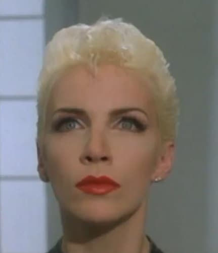 Annie Lennox with Platinum Blonde Hair. Pictures of Celebrities with Platinum Blonde Hair Color.