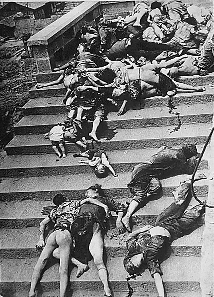 These are the casualties of a mass panic that enveloped the Chinese civilian population of Chongqing during a Japanese air raid in 1941, which cost the lives of 5000 civilians.