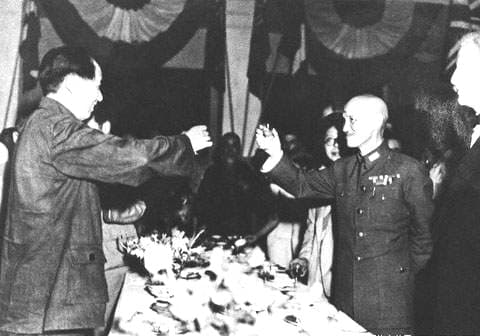 Mao Zedong (left) and Chiang Kai-skek (right) briefly collaborated in the war versus Japan, before turning on each other in 1946.