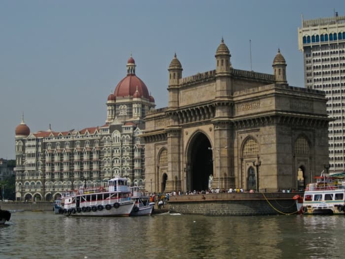 The 'Gateway of India' monument in Mumbai (Maharastra), India, overlooking Mumbai Harbor and the Arabian Sea. The Gateway of India was built in 1924 to commemorate the visit to Mumbai by King George V and Queen Mary 13 years earlier.