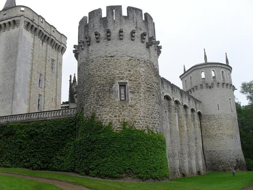 Chateau Guillaume, on the left is the Roman style dungeon built on the 11 century and later reworked during the 13 century.