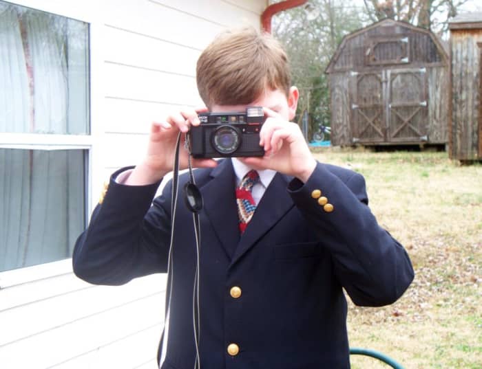 The Ricoh AF-5 automatic point and shoot camera, and the Ricoh RZ -1050 automatic point and shoot cameras made the Ricoh Company well known for its series of point and shoot automatic cameras.