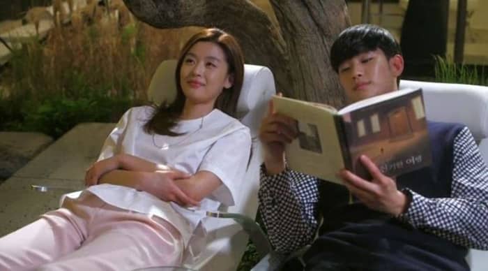 Do Min Joon reading The Miraculous Journey of Edward Tulane to Cheon Song Yi.