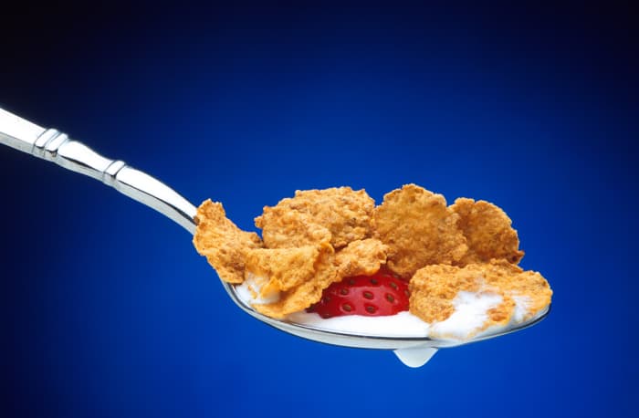 Corn flakes and strawberries
