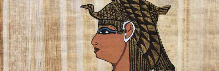 Cleopatra wearing Lapis Lazuli upon her eyes.