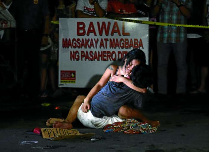 Relative Crying After Killed Victim of 'Drug of War'
