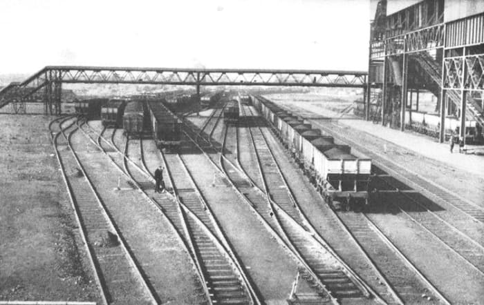 Clay Lane Sidings alongside the newly opened Lackenby Works east of Grangetown towards Redcar. The works was opened up by Dorman Long in response to increased demand in the mid-1950s