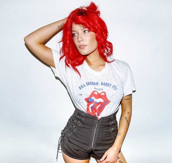 Top 10 Best Young Female Singers Who Owned 2018 HubPages