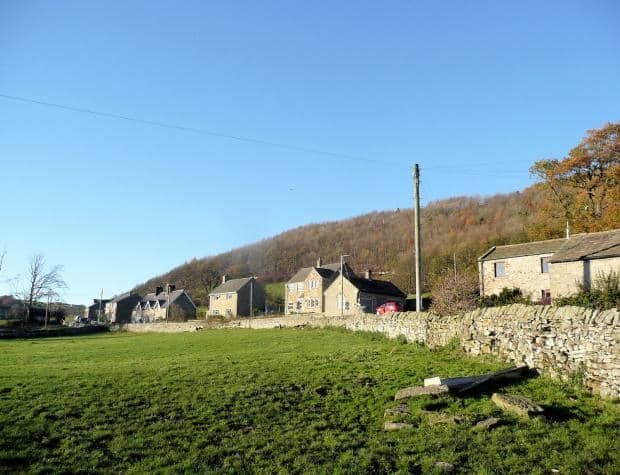 The dwellings on the way out of Marske before you get to West Applegarth Farm on the way up to Whitecliffe Woods.