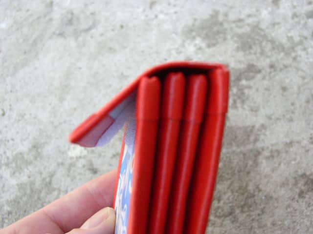 When you become more experienced, you can experiment to make the flap longer, so that you can still close the wallet when there are a lot of coins inside.