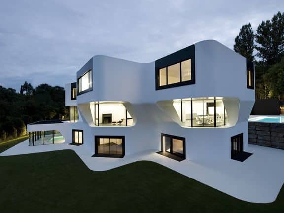This is how the Home Of The Future Will Look Like.. A house that will 'know' everything about you and respond to all you commands