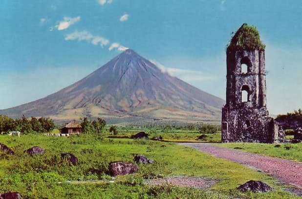 Mayon Volcano with the bell tower in front. Courtesy of: http://media.photobucket.com/image/mayon%20volcano/Pnong_pino/5.jpg