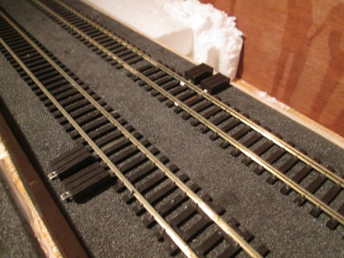 On Ainthorpe Bank, a couple of pairs of clips await the connectors and wires from the older, simulated brake dual controller close by.