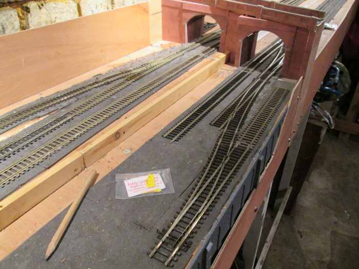 Got to order rail joiners to carry on track laying (25/11/19), although what track is available is in position and ready. A couple of double track lengths should be enough for the siding, likewise for the main (freight and mineral) running lines