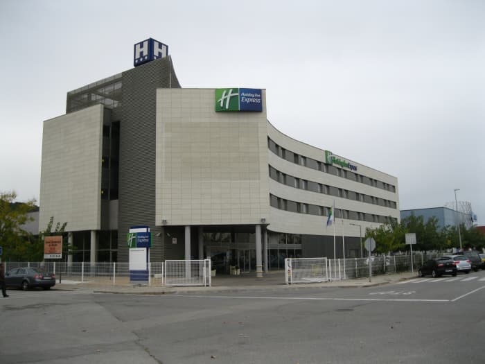 Holiday Inn Express in Barcelona, Spain from where this Hub was published.