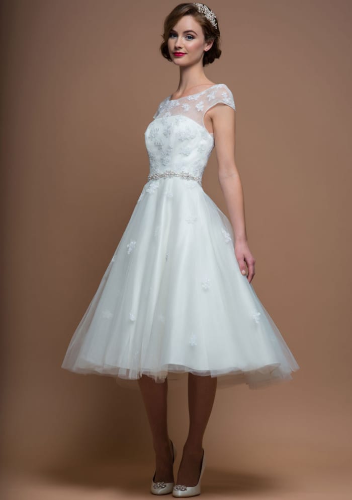 Rock the Frock With 50s Style Wedding Dresses - HubPages