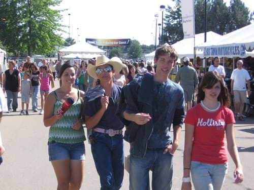 Attractive teens are morely to be more popular, in demand, and dateable than their less attractive peers. They are also more likely to included in social groups.