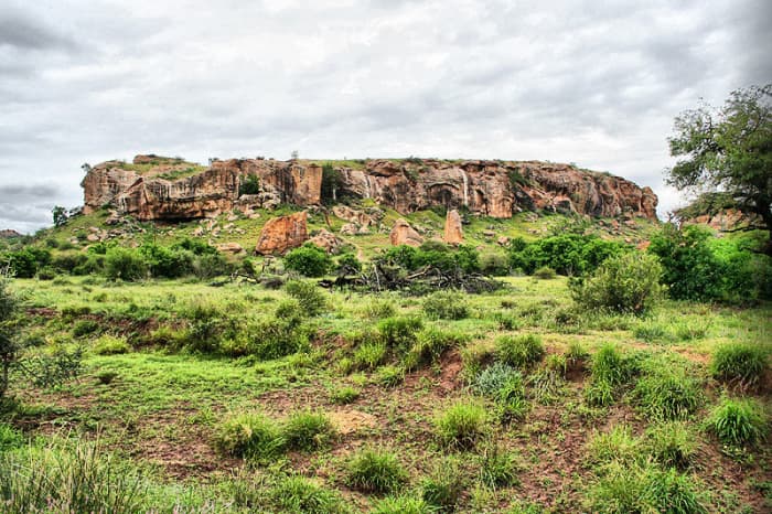 Mapunbwe Hill, whose material culture and customs and traditions within South African African Historiography should be grouped with the South African Negroid spectrum of peoples.