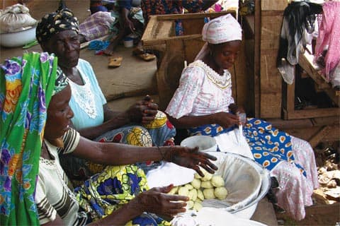 African women trading poorly as corruption in the continent does not allow them have access to enough fund for better businesses, and deprived them of other opportunities in early growth.